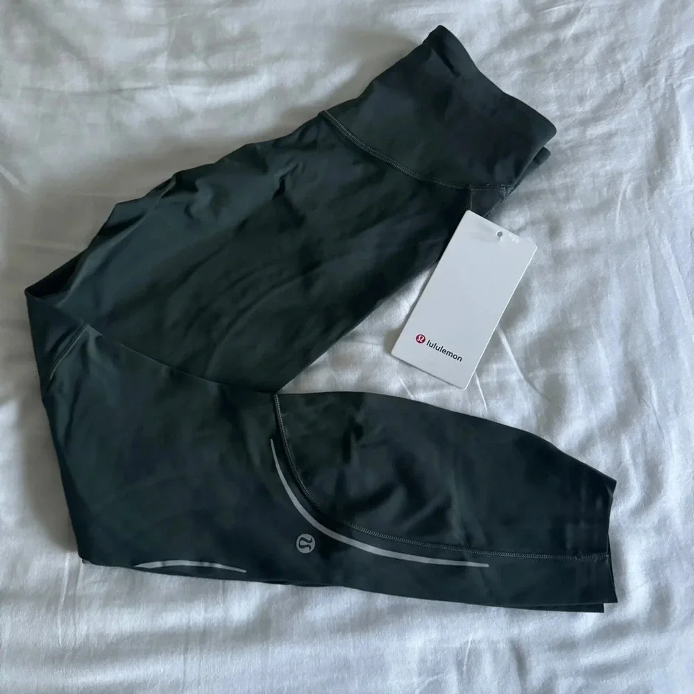 🆕 Lululemon Base Pace HR Reflective Tight 25” Smoked Spruce